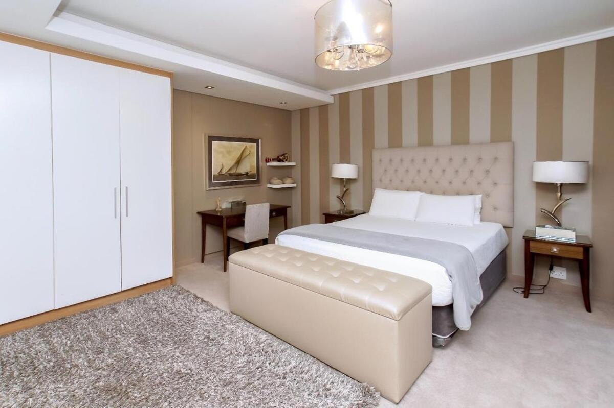 Luxury Penthouse -crystal Towers Cape Town