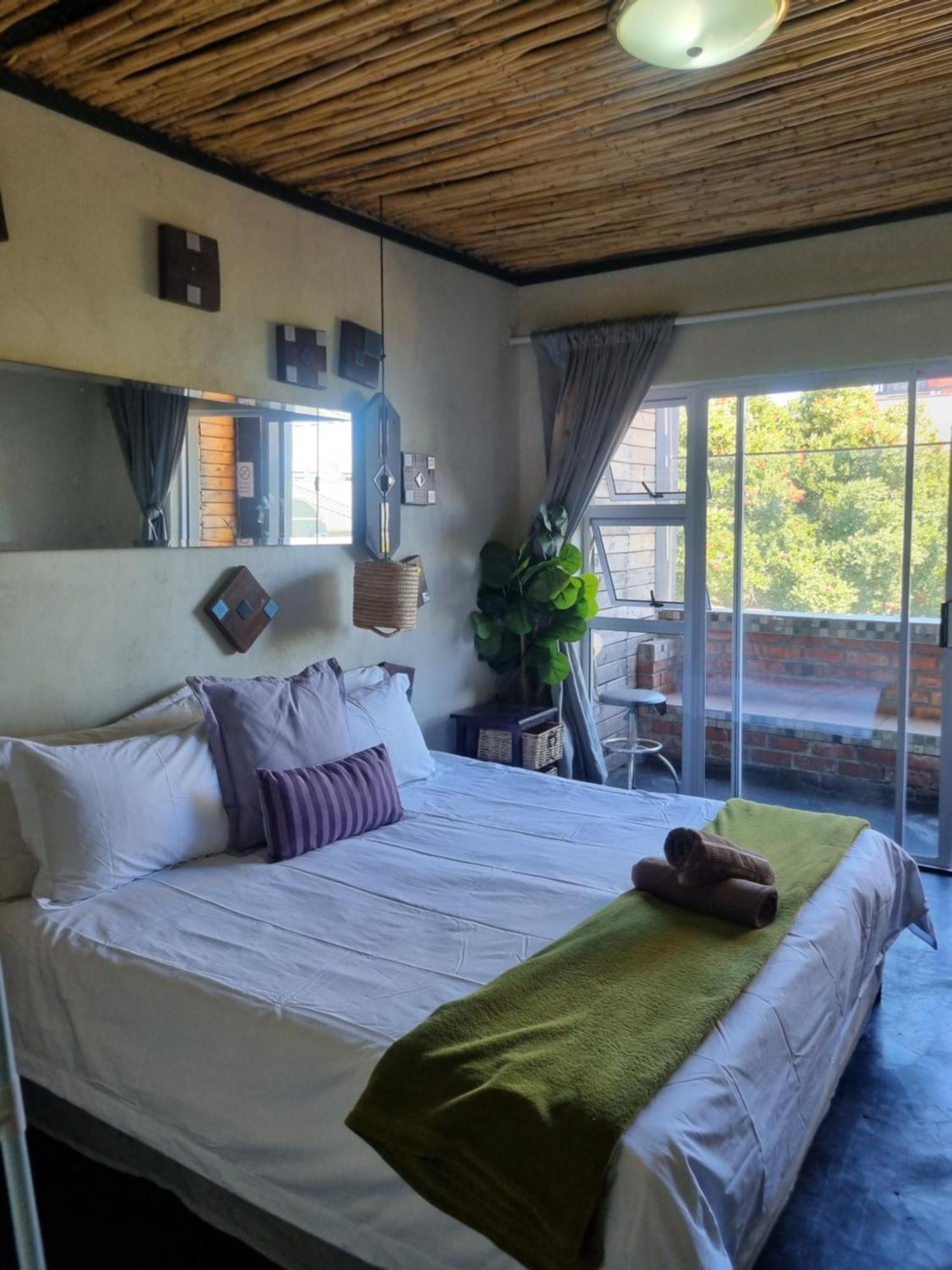 Yello Guest house Cape Town