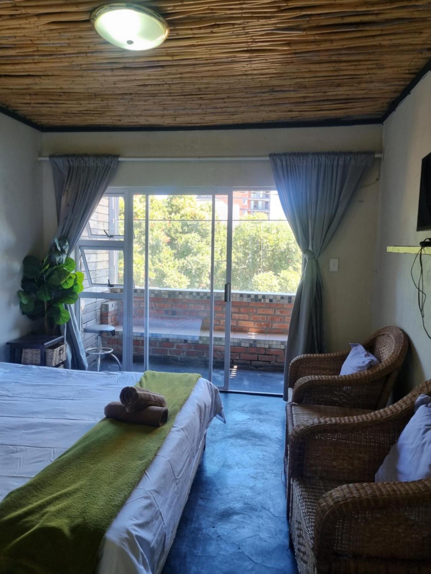 Yello Guest house *