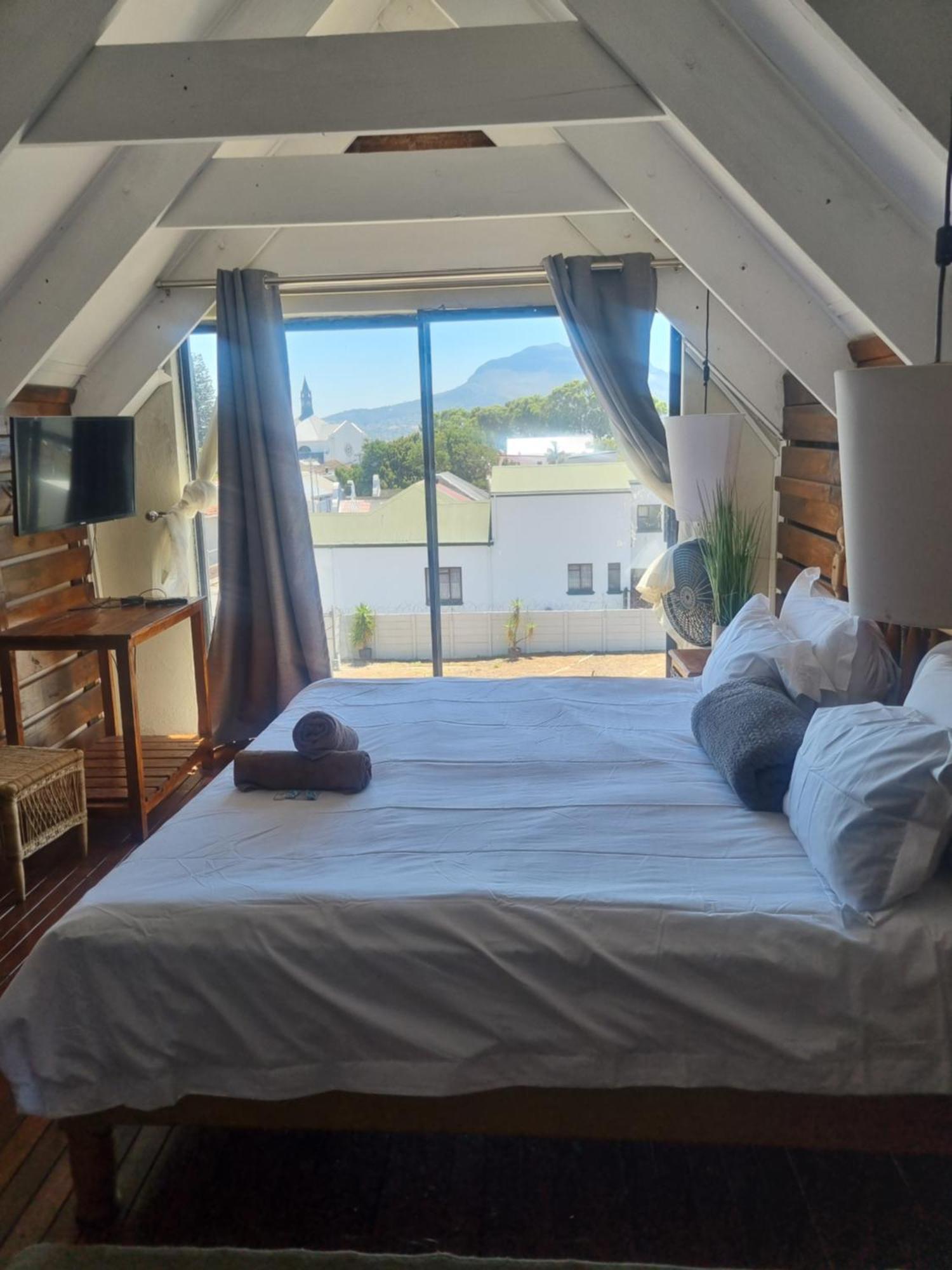 Guest house Yello Cape Town