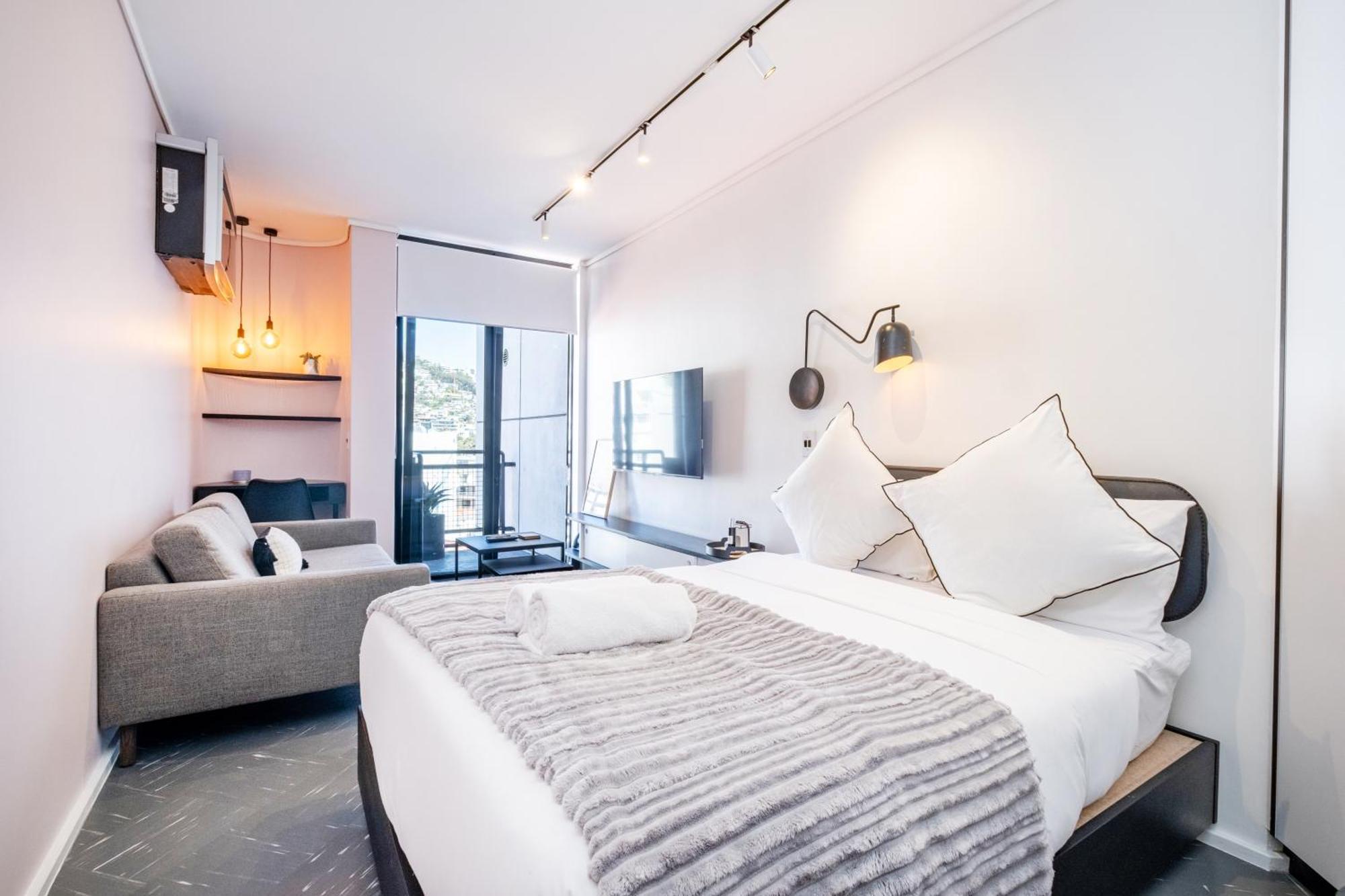 Flamingo 807 - Floor Sea Point With Daily Housekeeping Cape Town