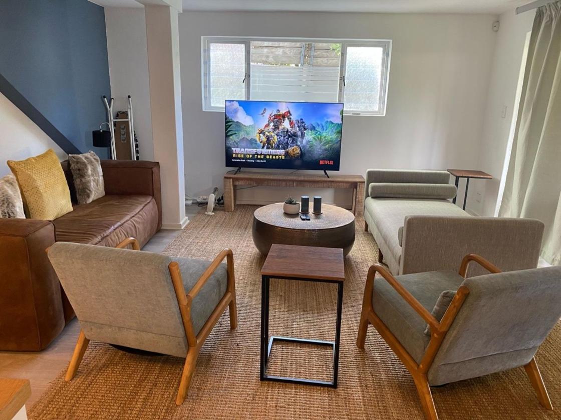 Apartment Penzance Estate Beautiful Valley View