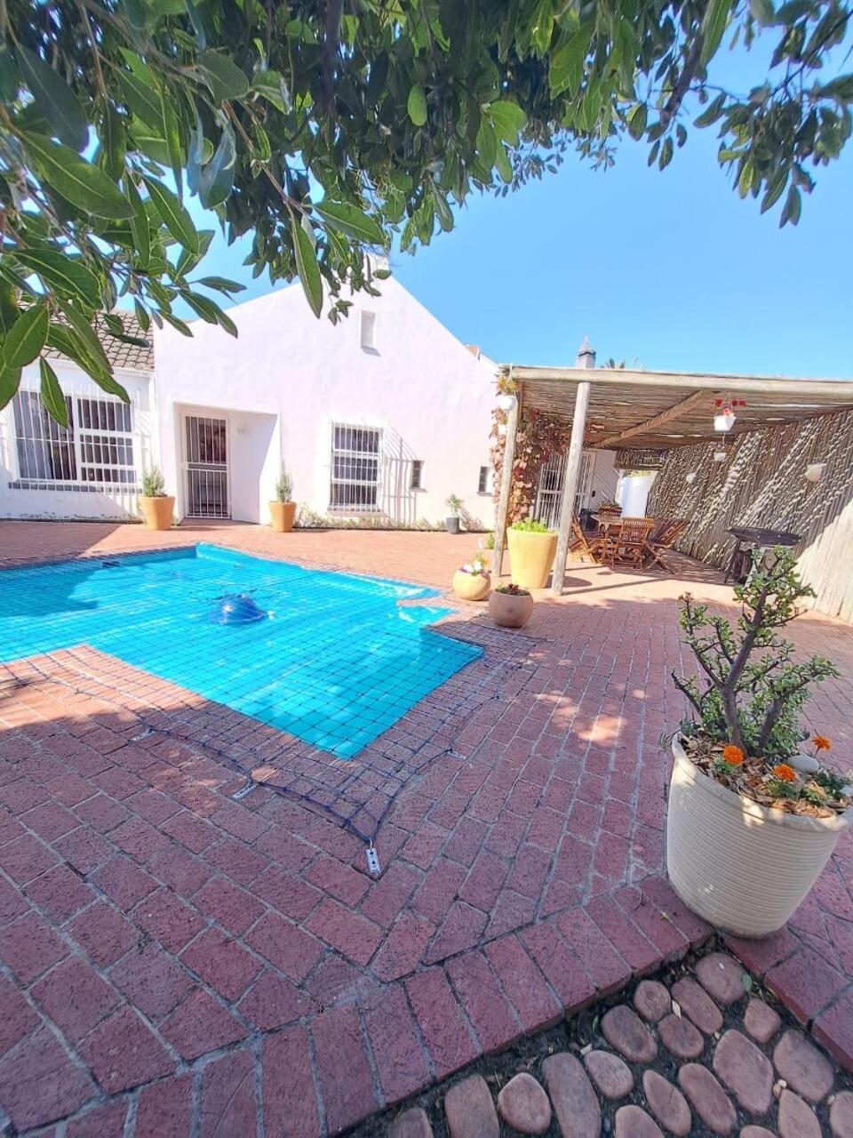 Stunning 3 Bedroom House In Bloubergstrand Holiday home Cape Town