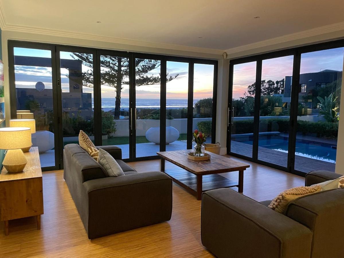 Beachhouse! Seaview, Heated Pool, Battery Back-up
