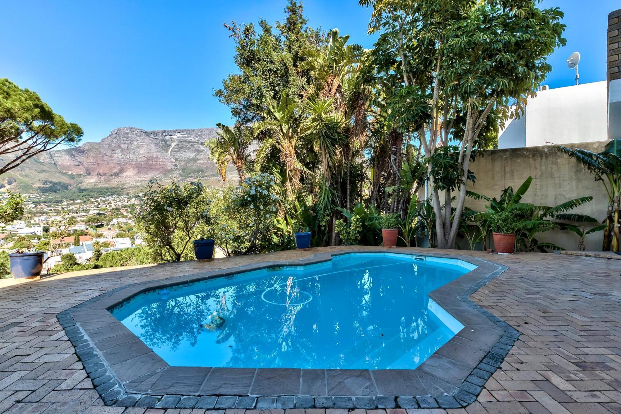 Spectacular 1 Bed Apartment Cape Town