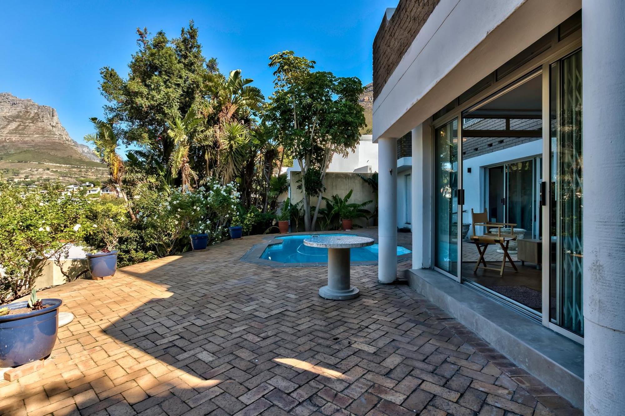 Spectacular 1 Bed Apartment *