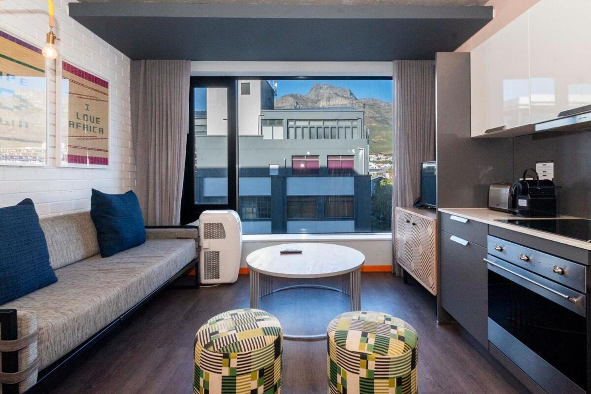Modern In Woodstock *