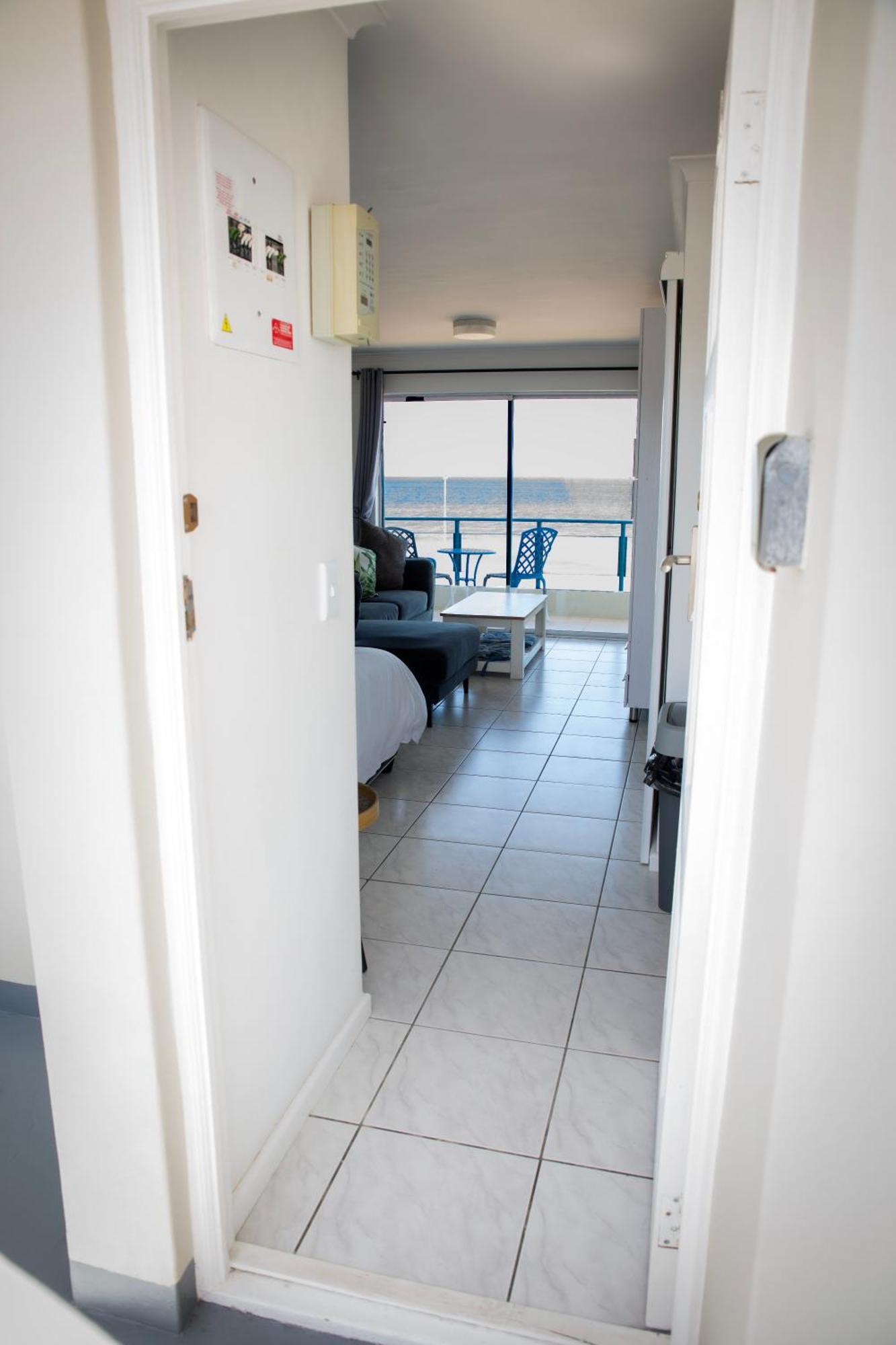 Bloubergstrand Beachfront Apartment With Secure Garage And Pool