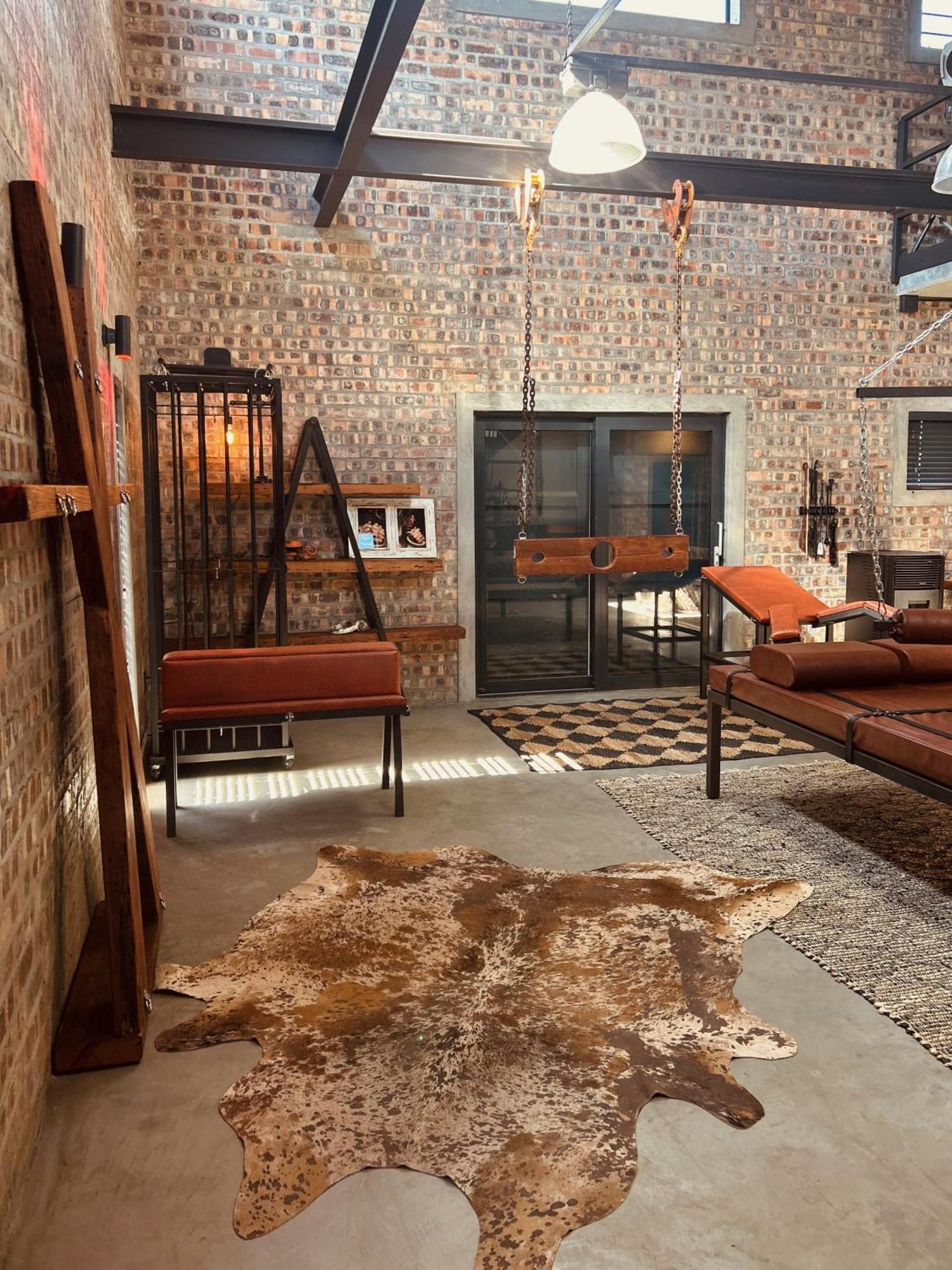 Apartment Tether And Tease, The Fortress Cape Town
