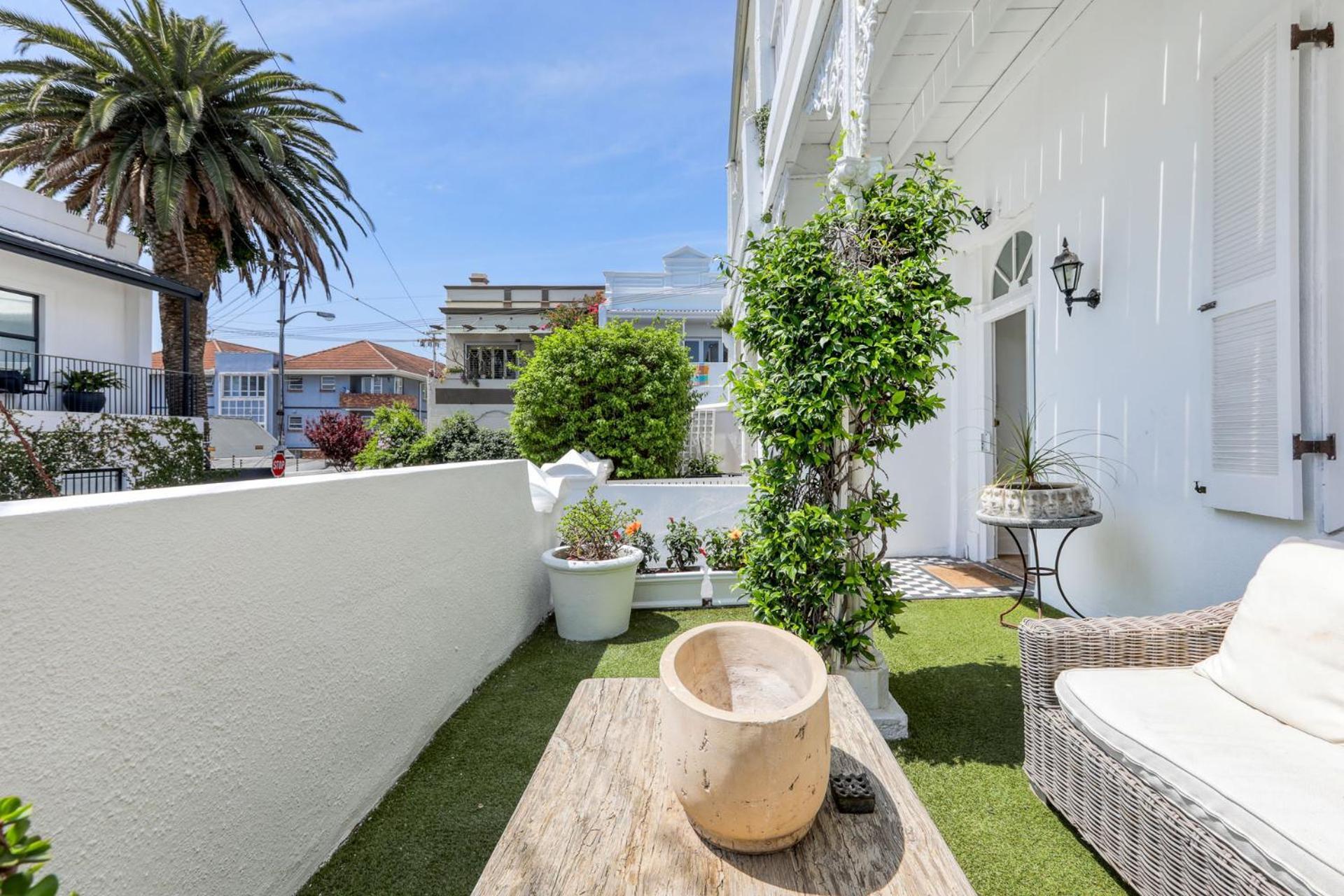 Backup-powered Victorian House At Greenpoint Park Cape Town