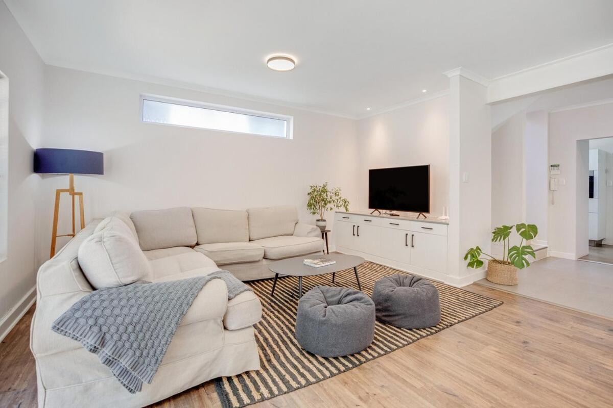 Cape Azure Sea Point Holiday home *