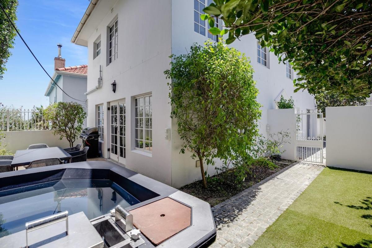 Cape Azure Sea Point Holiday home *