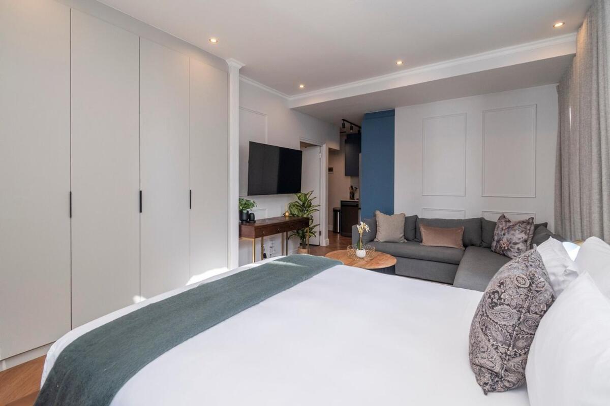 Apartment Modern At Venice House Cape Town