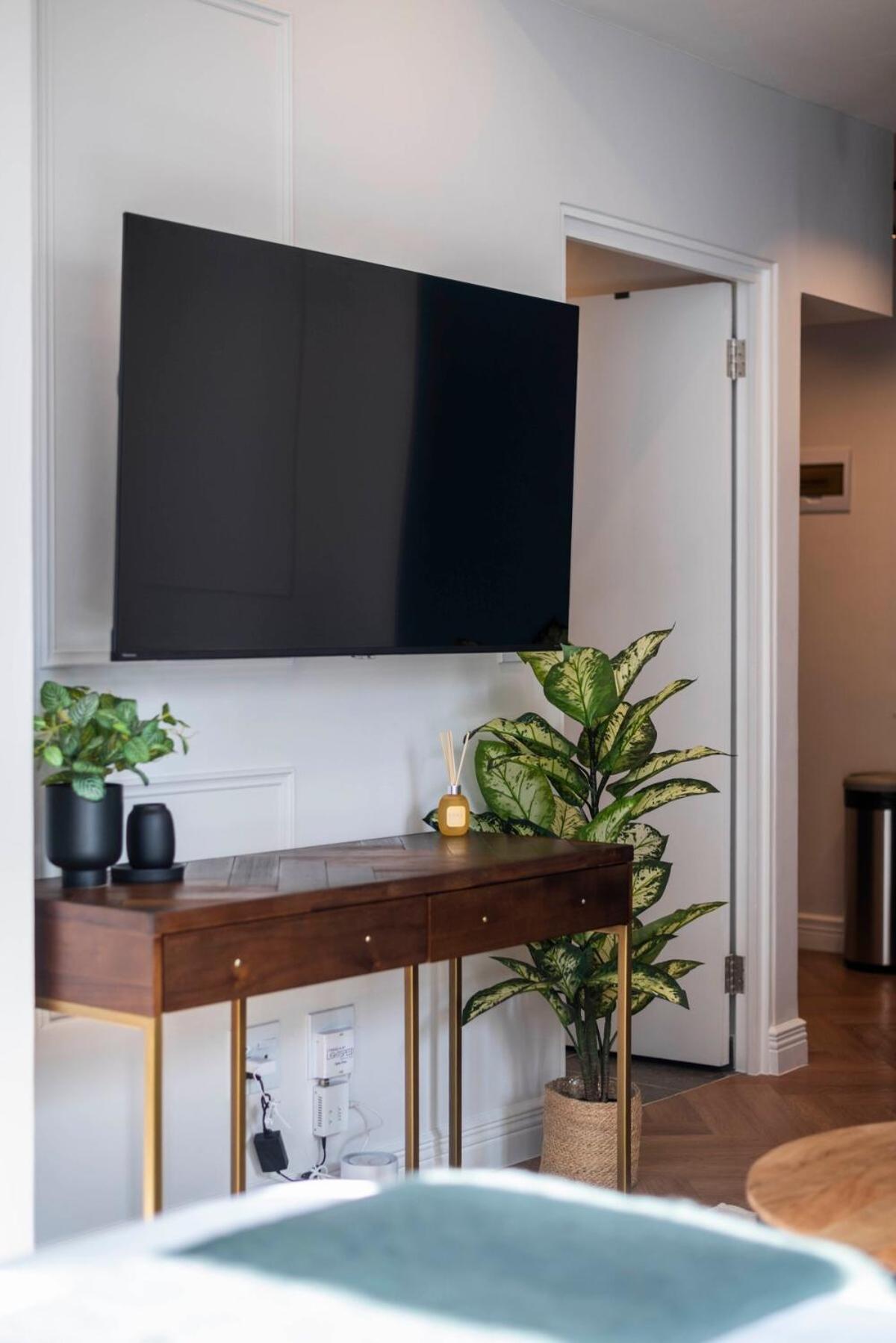 Modern At Venice House Apartment Cape Town