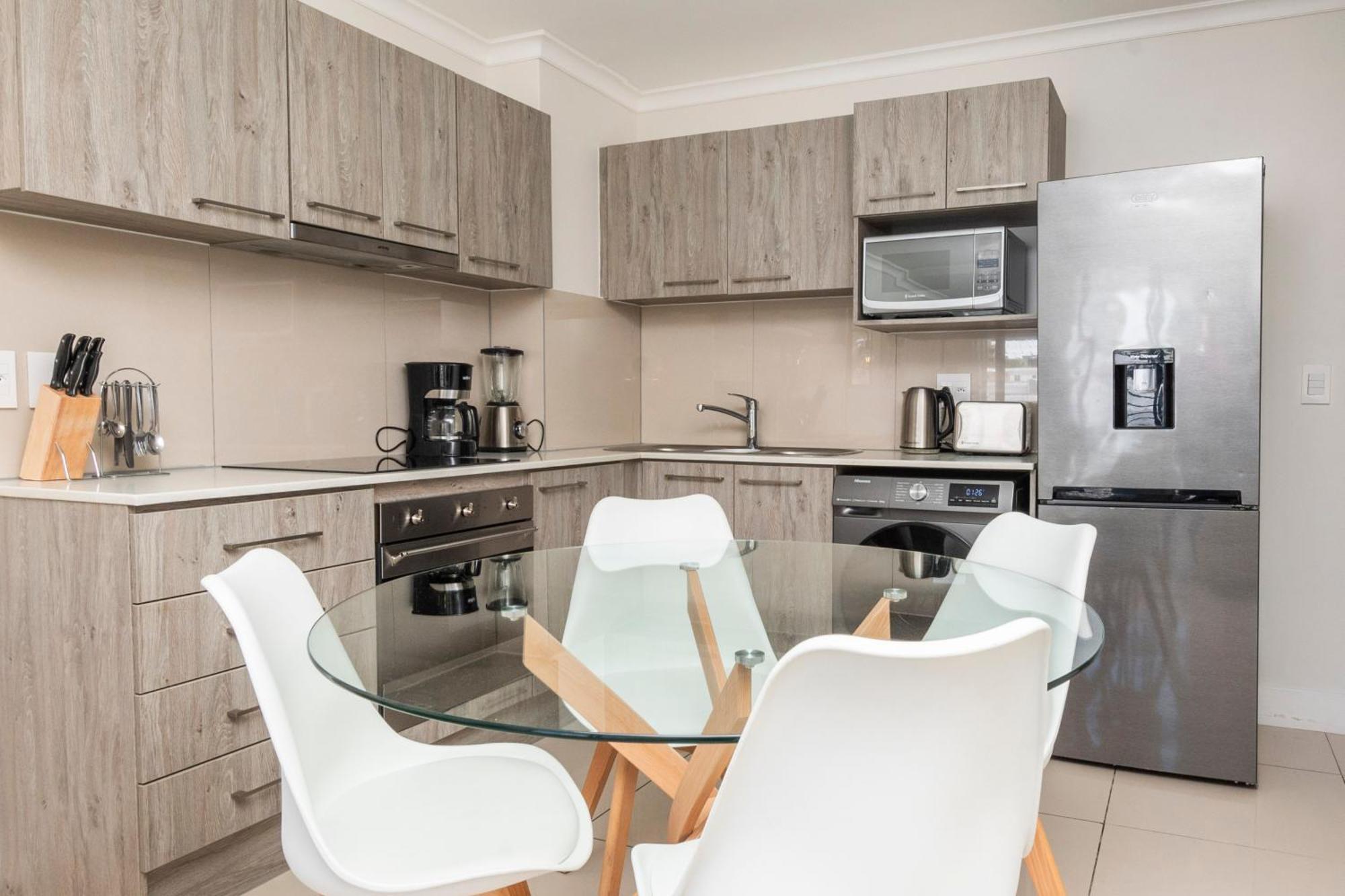 Tablemountain Views 2br Parking Balcony Pool Apartment