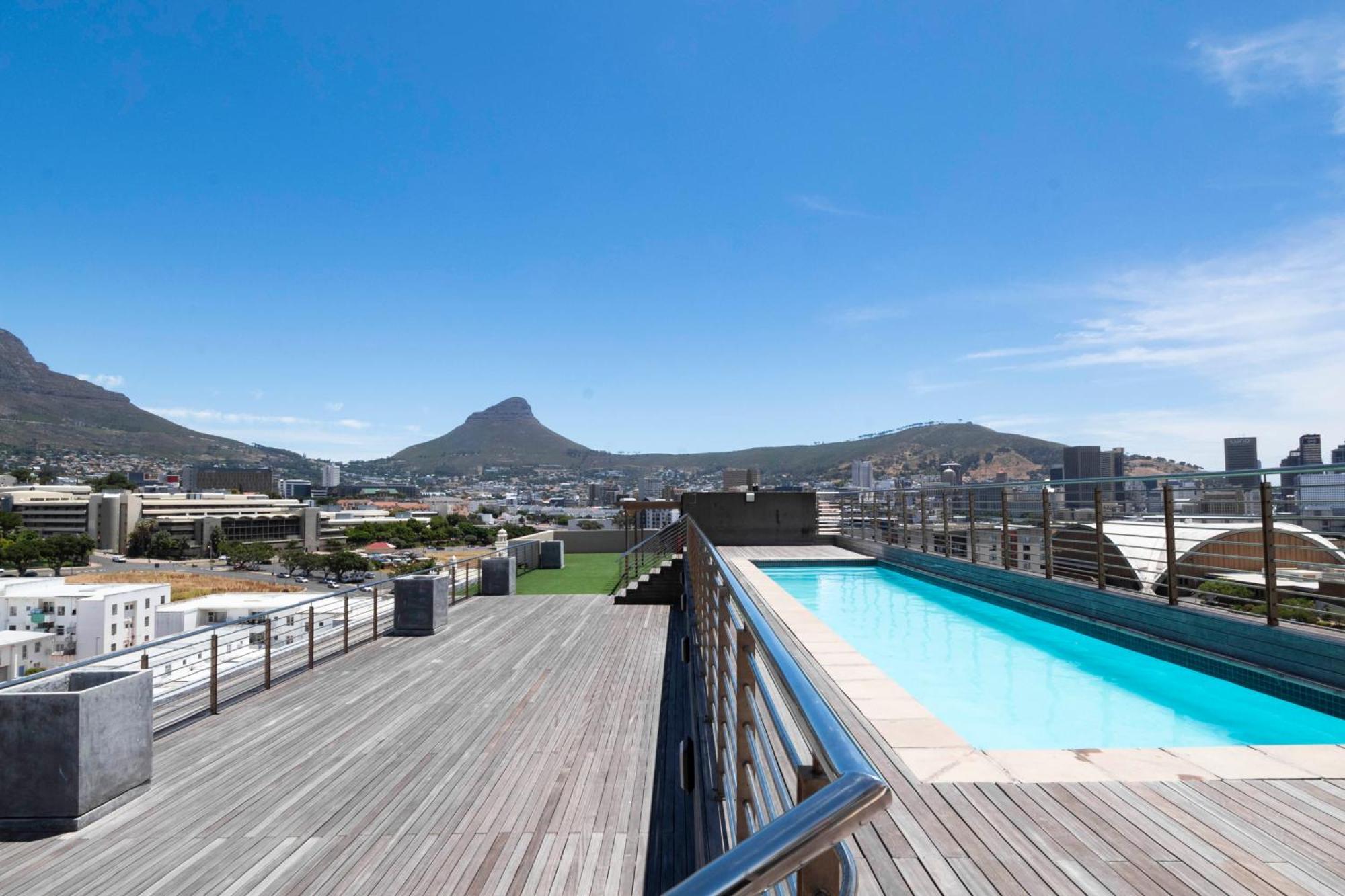 Tablemountain Views 2br Parking Balcony Pool Apartment