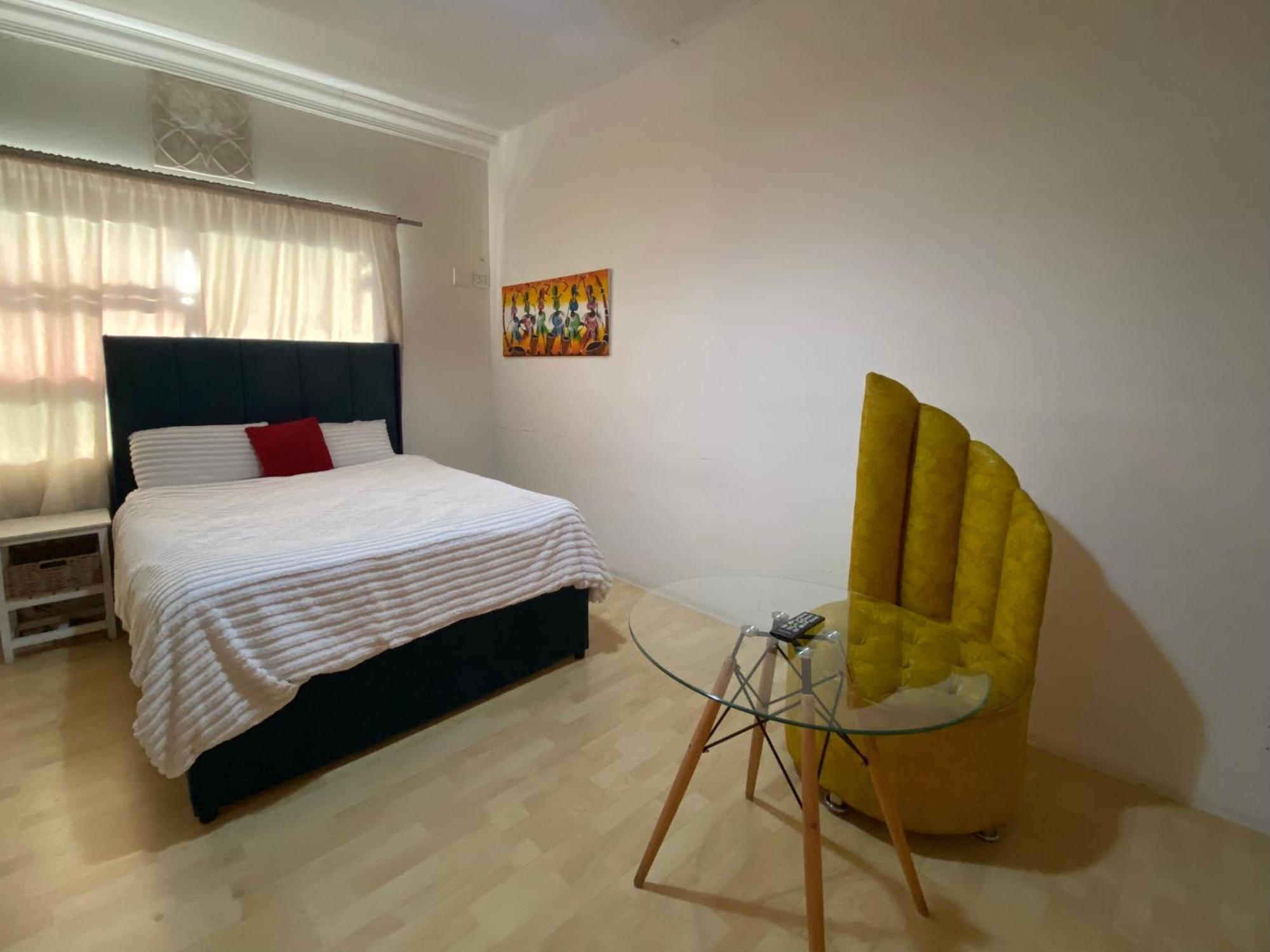Luxe In Parow North