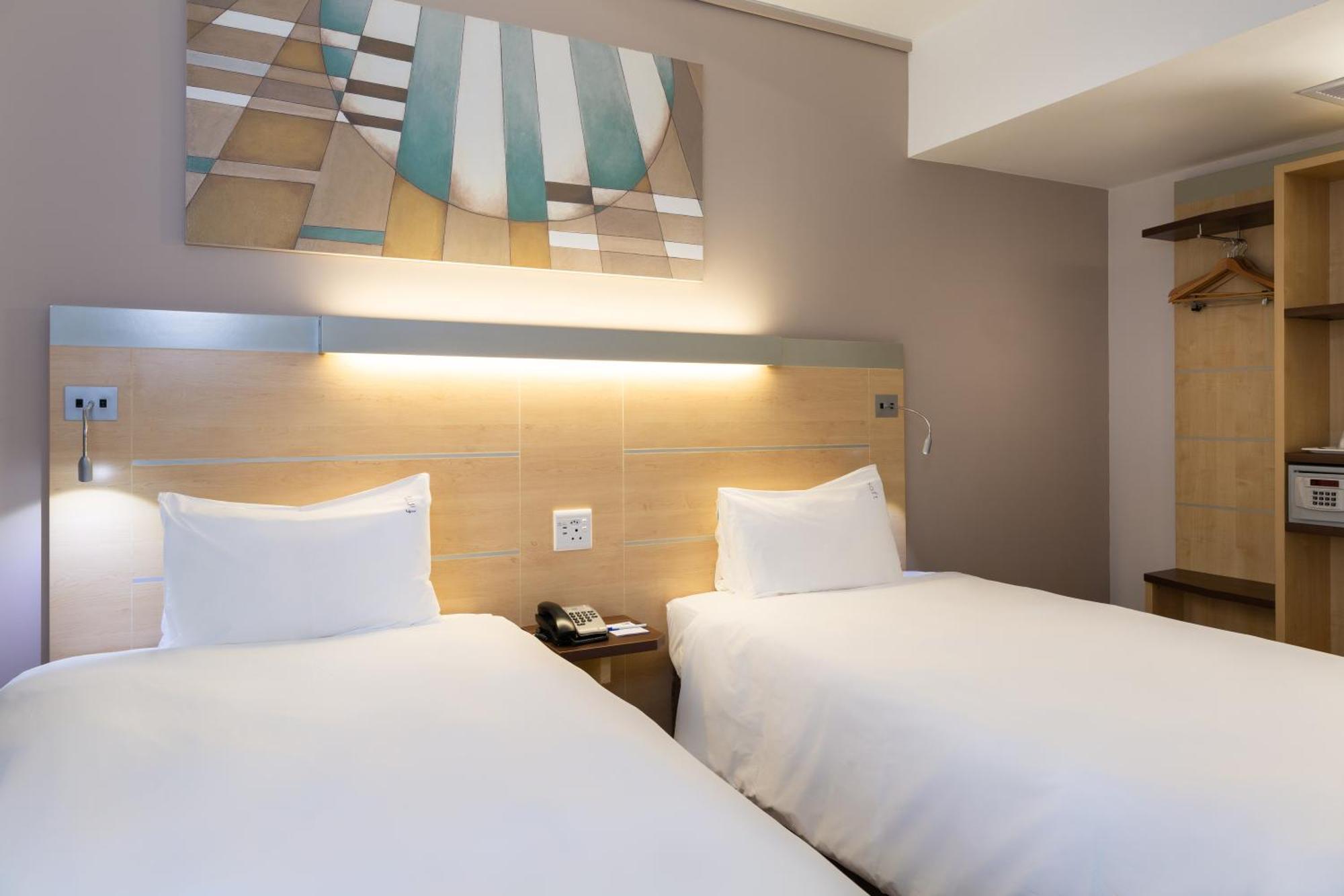 Hotel Express Centre By Ihg 3*