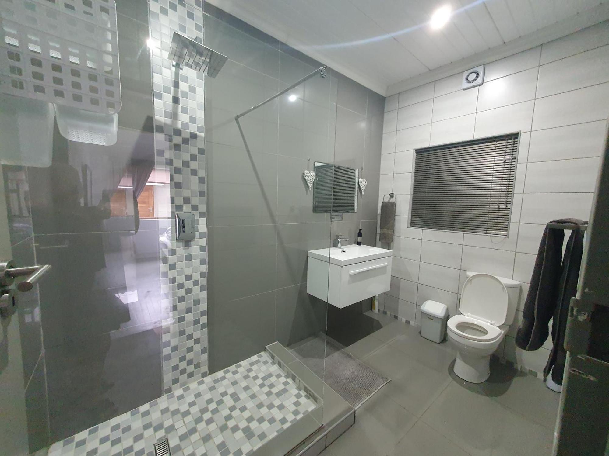 1 On Sonnet Unit Mia Apartment Cape Town