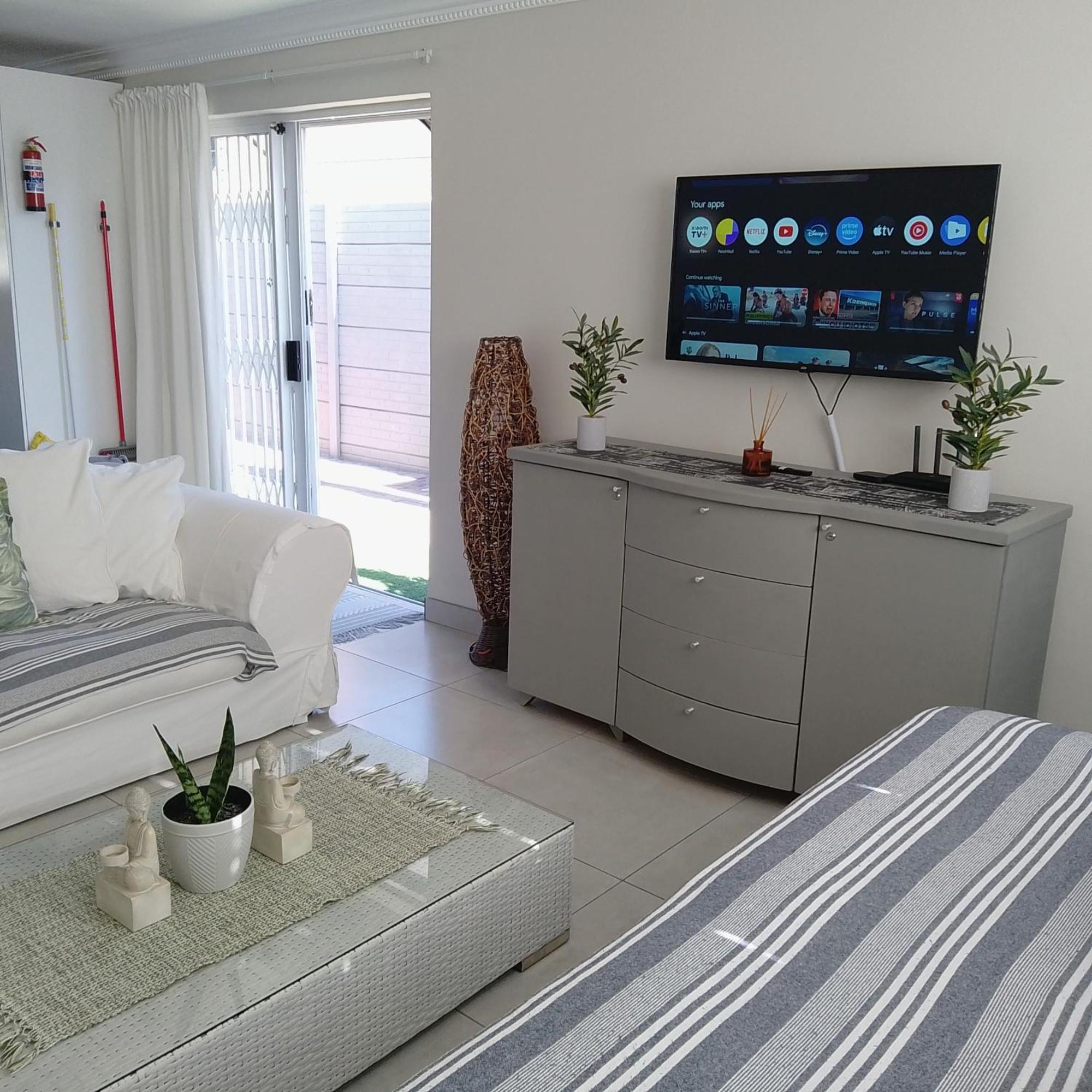 1 On Sonnet Unit Mia * Cape Town