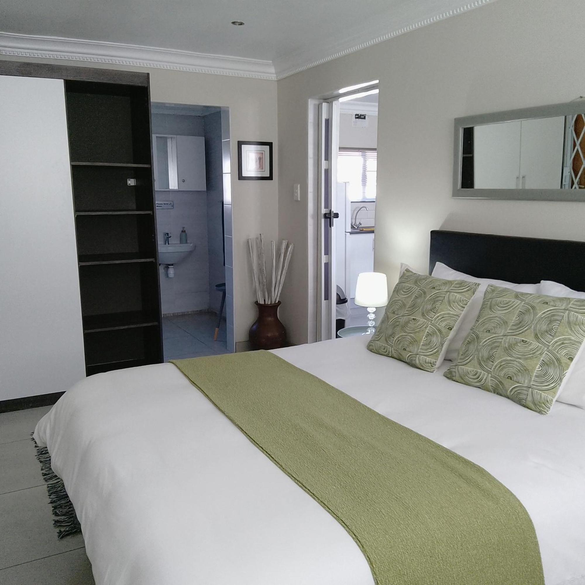 Apartment 1 On Sonnet Unit Mia
