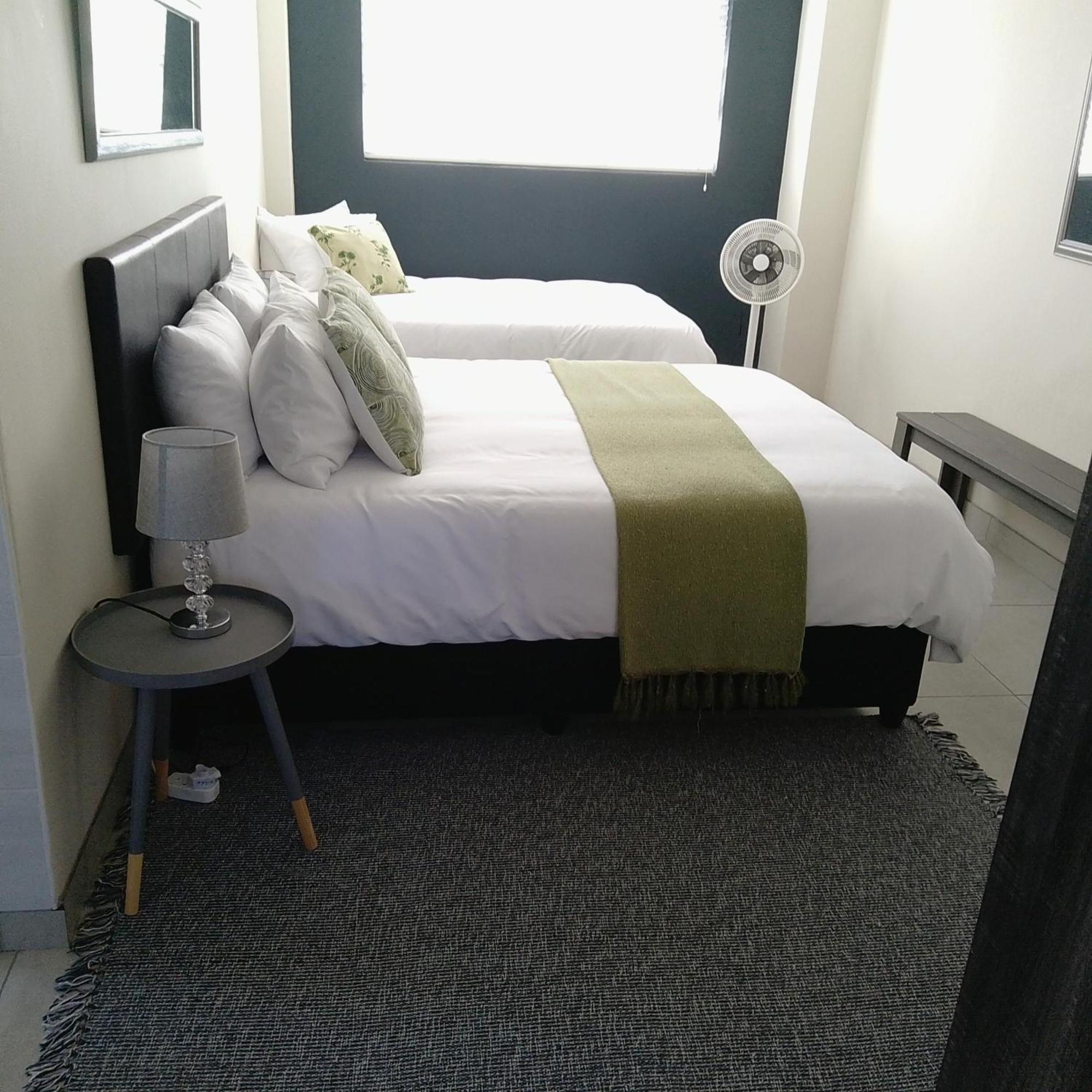 1 On Sonnet Unit Mia * Cape Town
