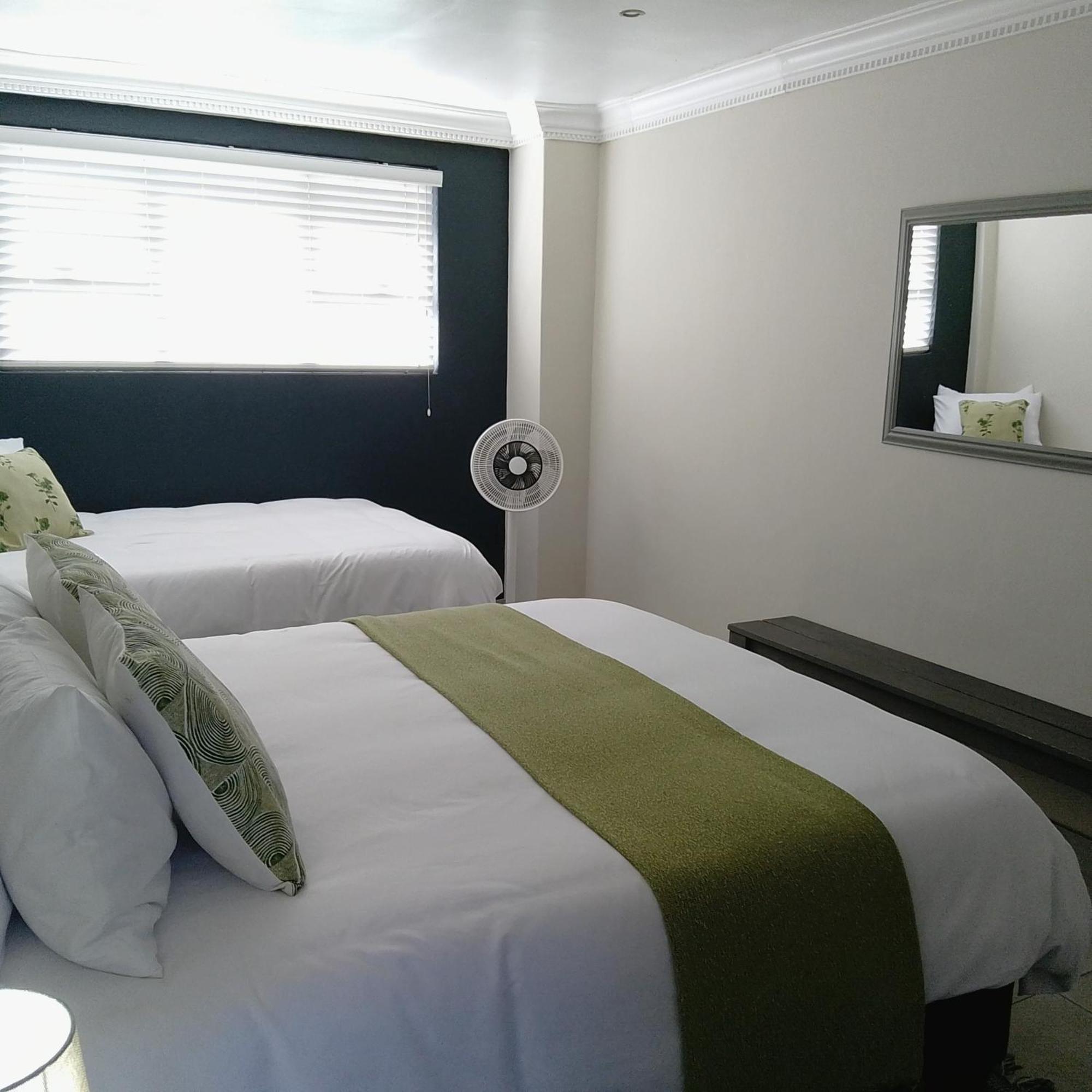 1 On Sonnet Unit Mia * Cape Town