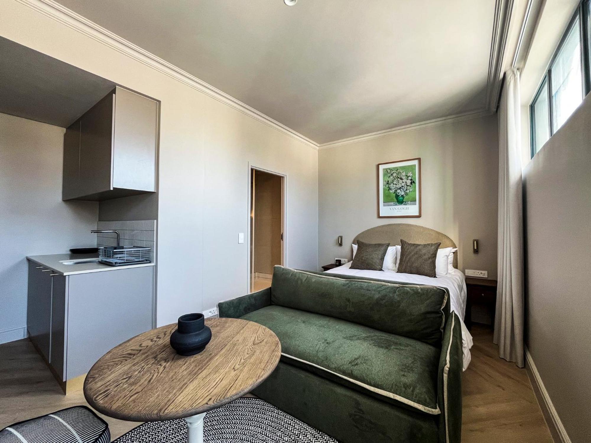 Aparthotel Charles Hope *