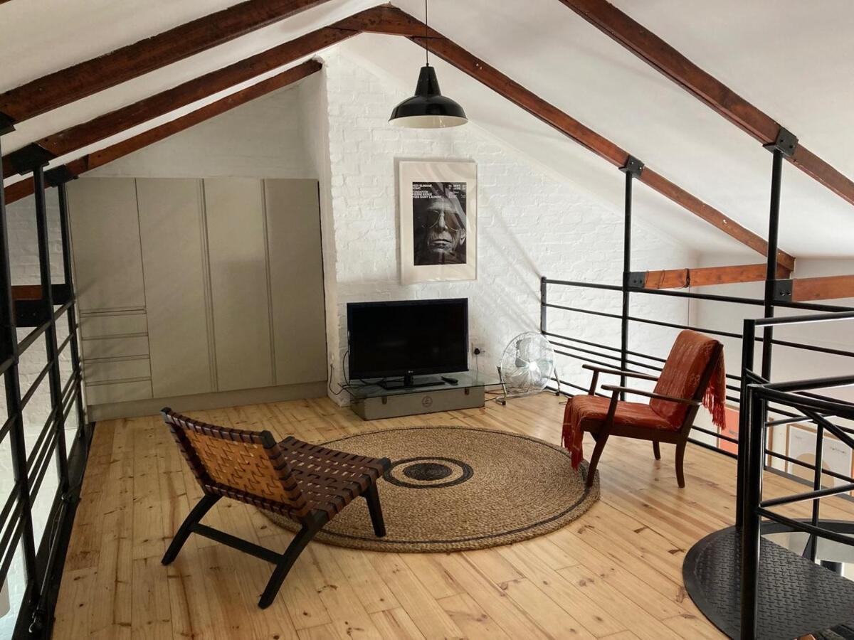 Loft In *