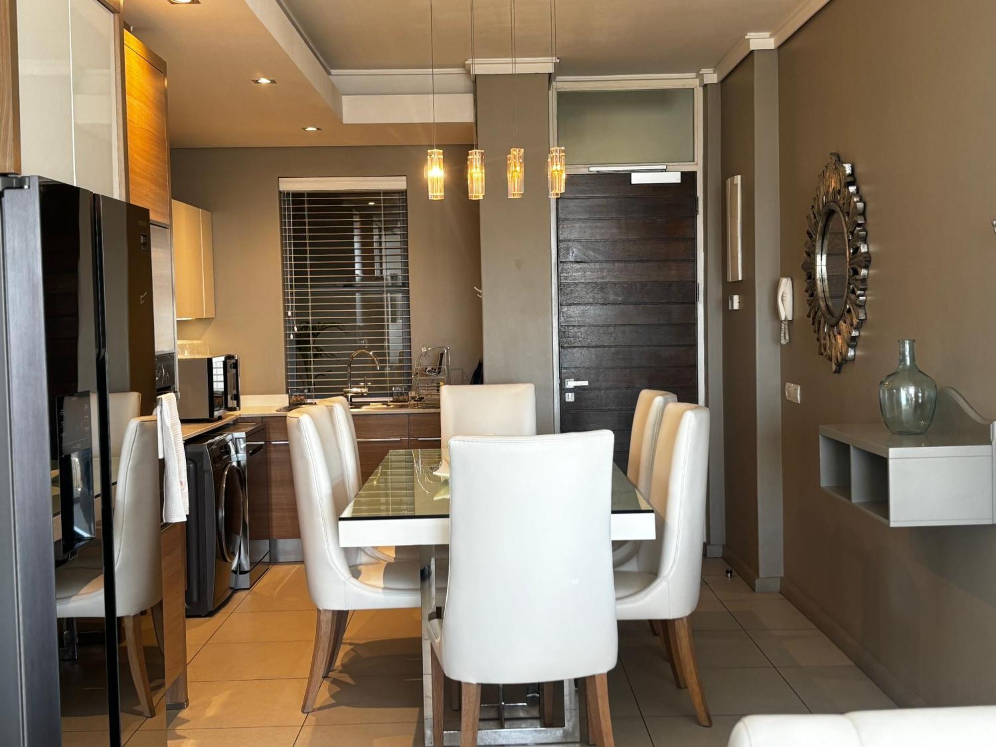 Luxury Penthouse -crystal Towers Cape Town