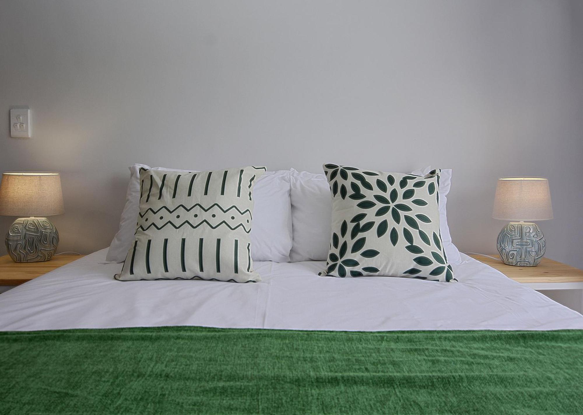 Apartment Apartment-bachelor-leetch Views *