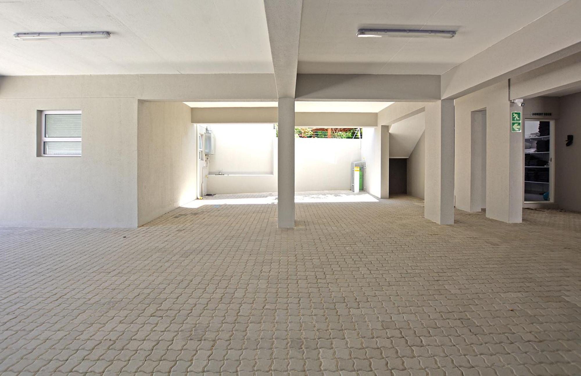 Apartment-bachelor-leetch Views Apartment *