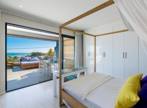 Bali In Camps Bay Guest house