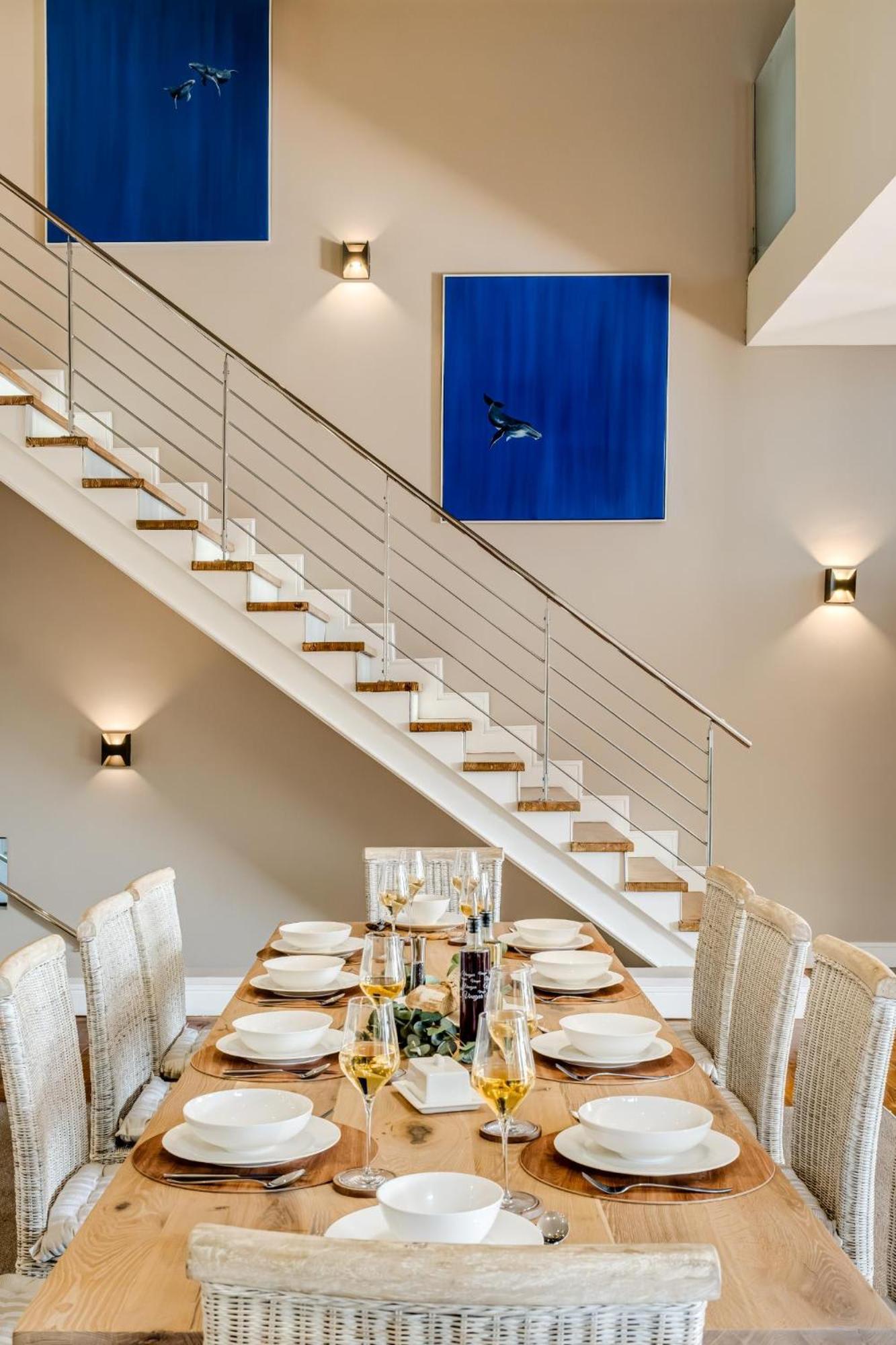 2bed 5min Walk From Camps Bay Escape *