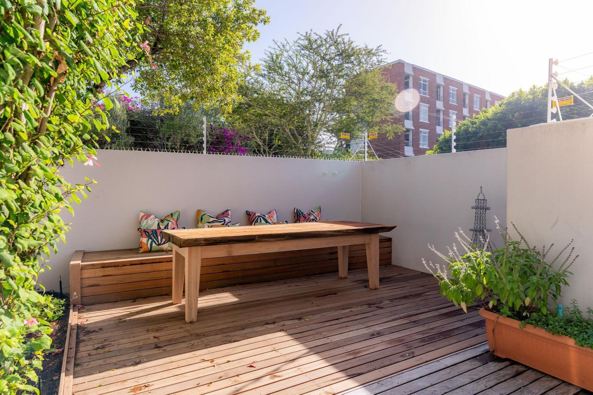 Vesperdene Mews 6 *
