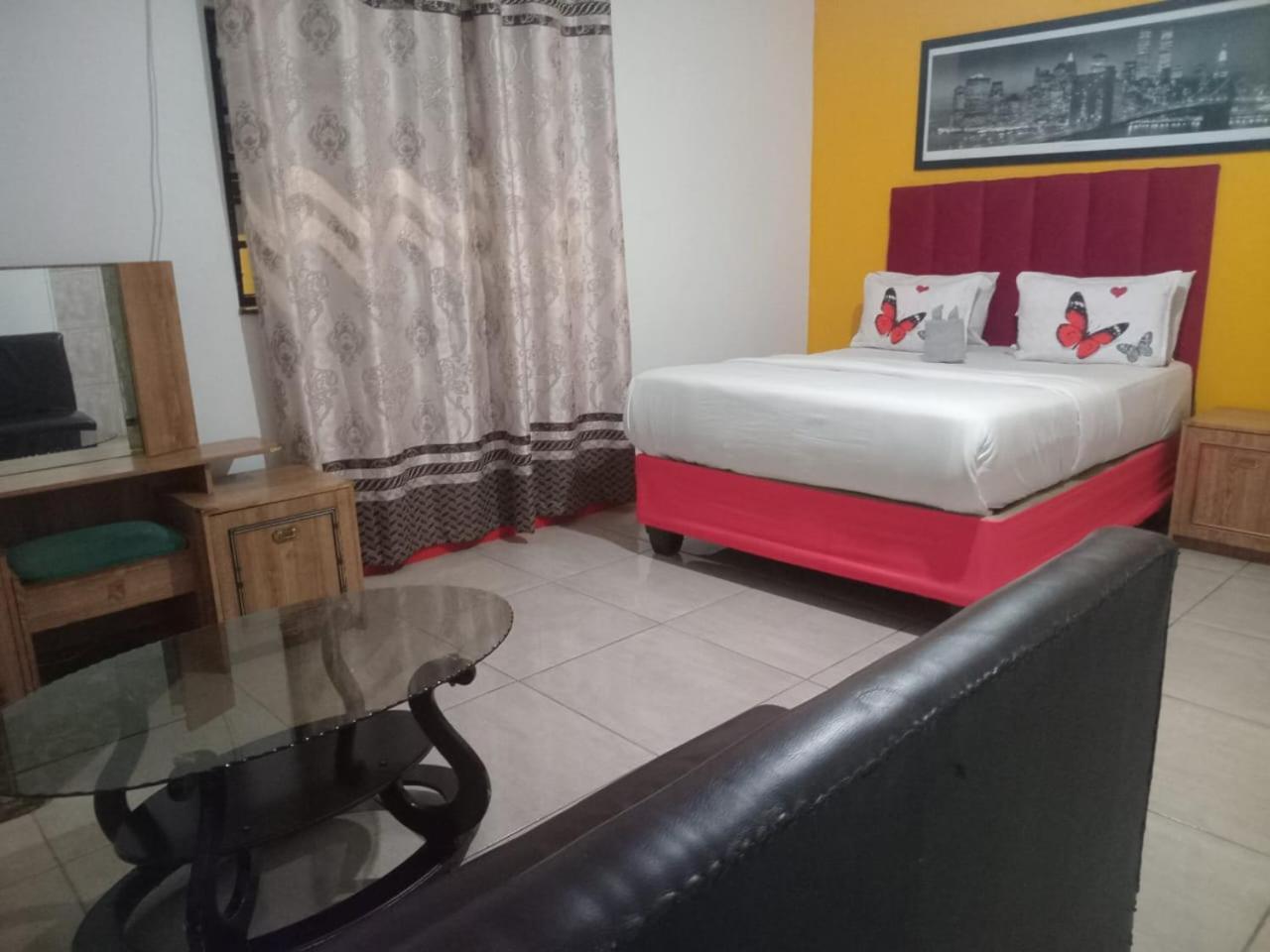 Neo & Ruks Parow Guest house Cape Town