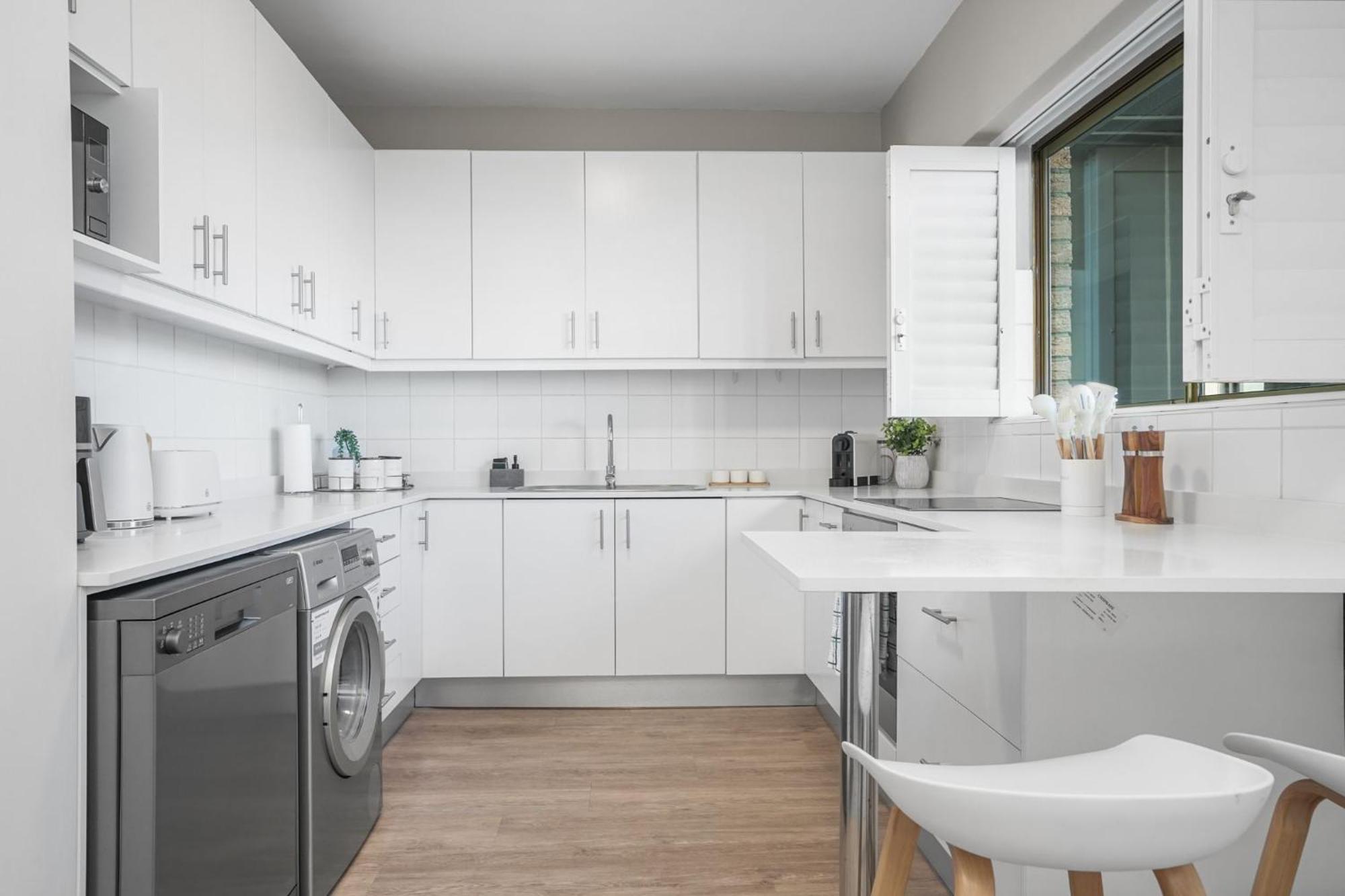 Apartment Searenity Tides By Host Agents *