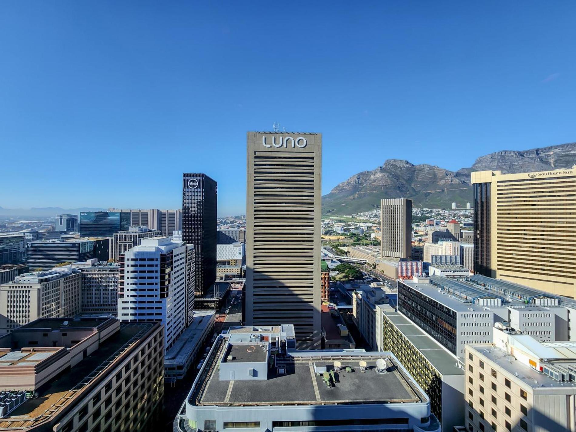 Sky High Views At The Rubik With Rooftop Pool Apartment *
