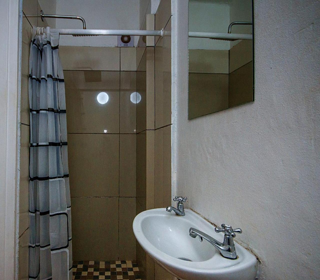 Montana Backpackers Bed & Breakfast *