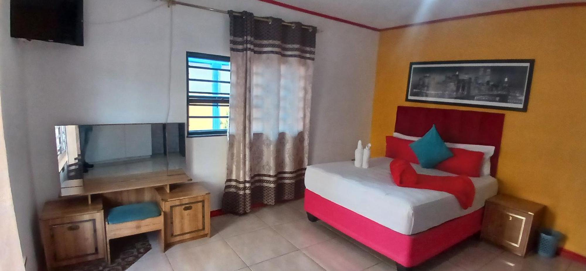 Neo & Ruks Parow Guest house Cape Town