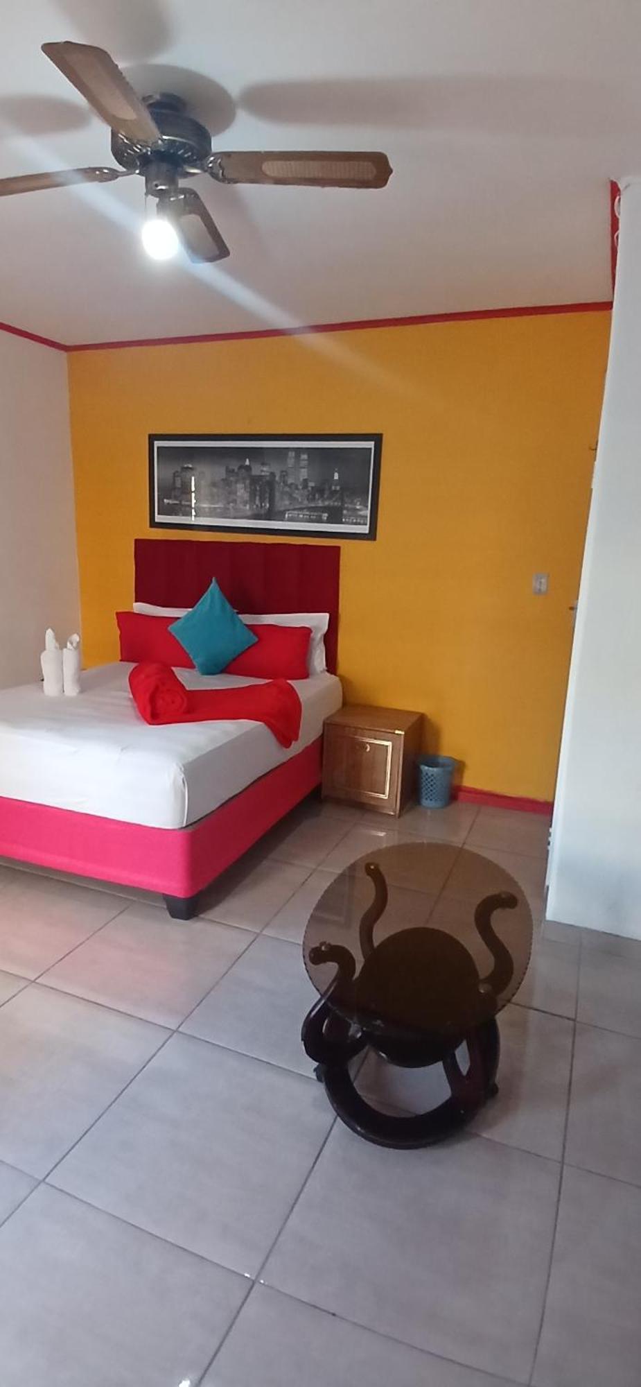 Neo & Ruks Parow Guest house Cape Town