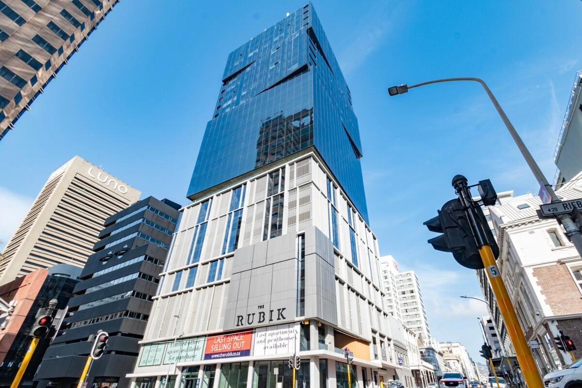 Elevated Living At The Rubik Apartamento *