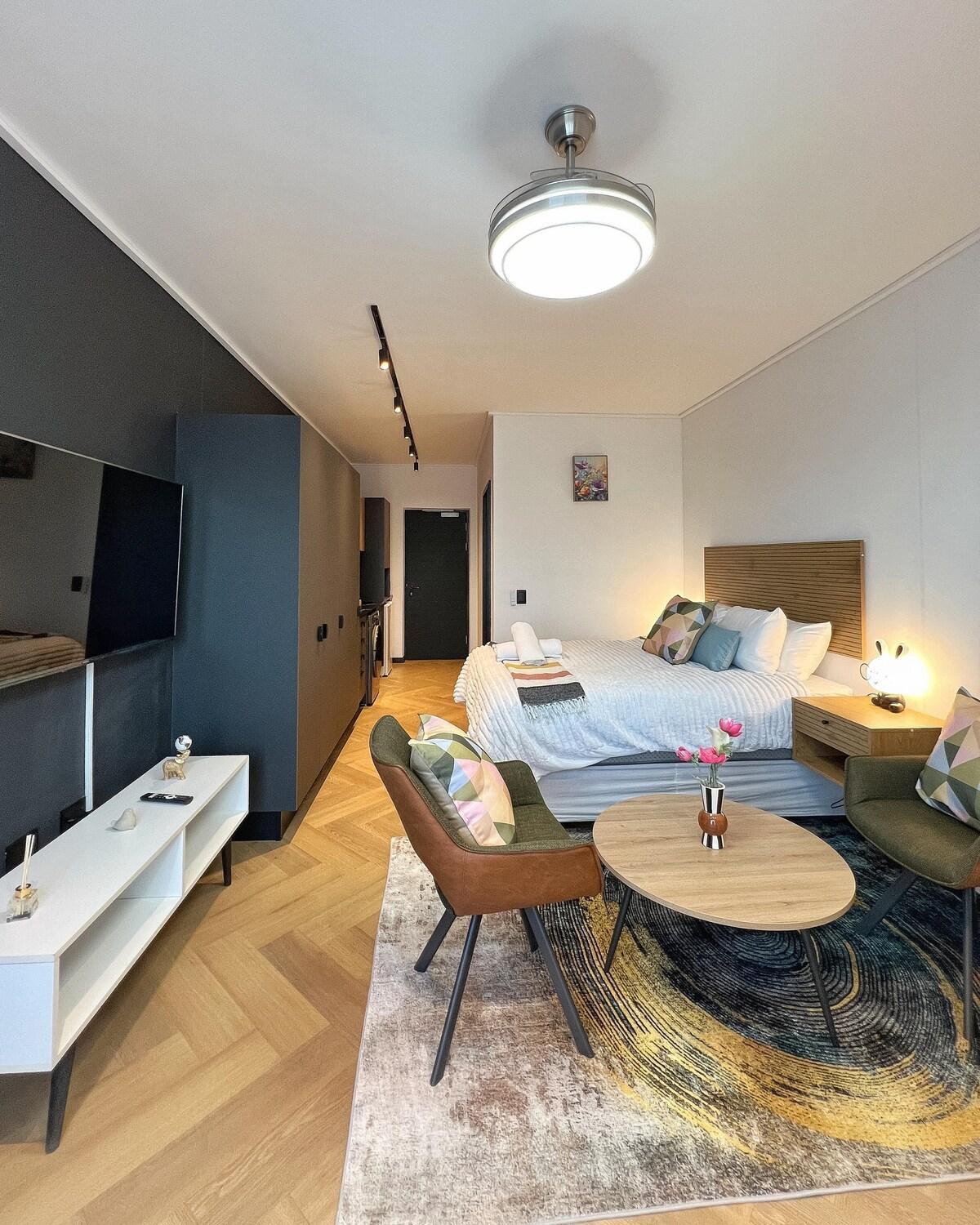 Apartment Promise On Nine Palms Century *
