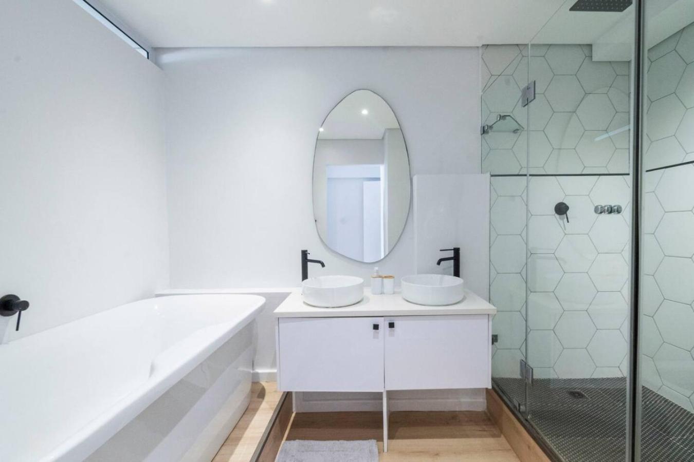 King Bed Sea Views Promenade Fast Wifi Apartment Cape Town