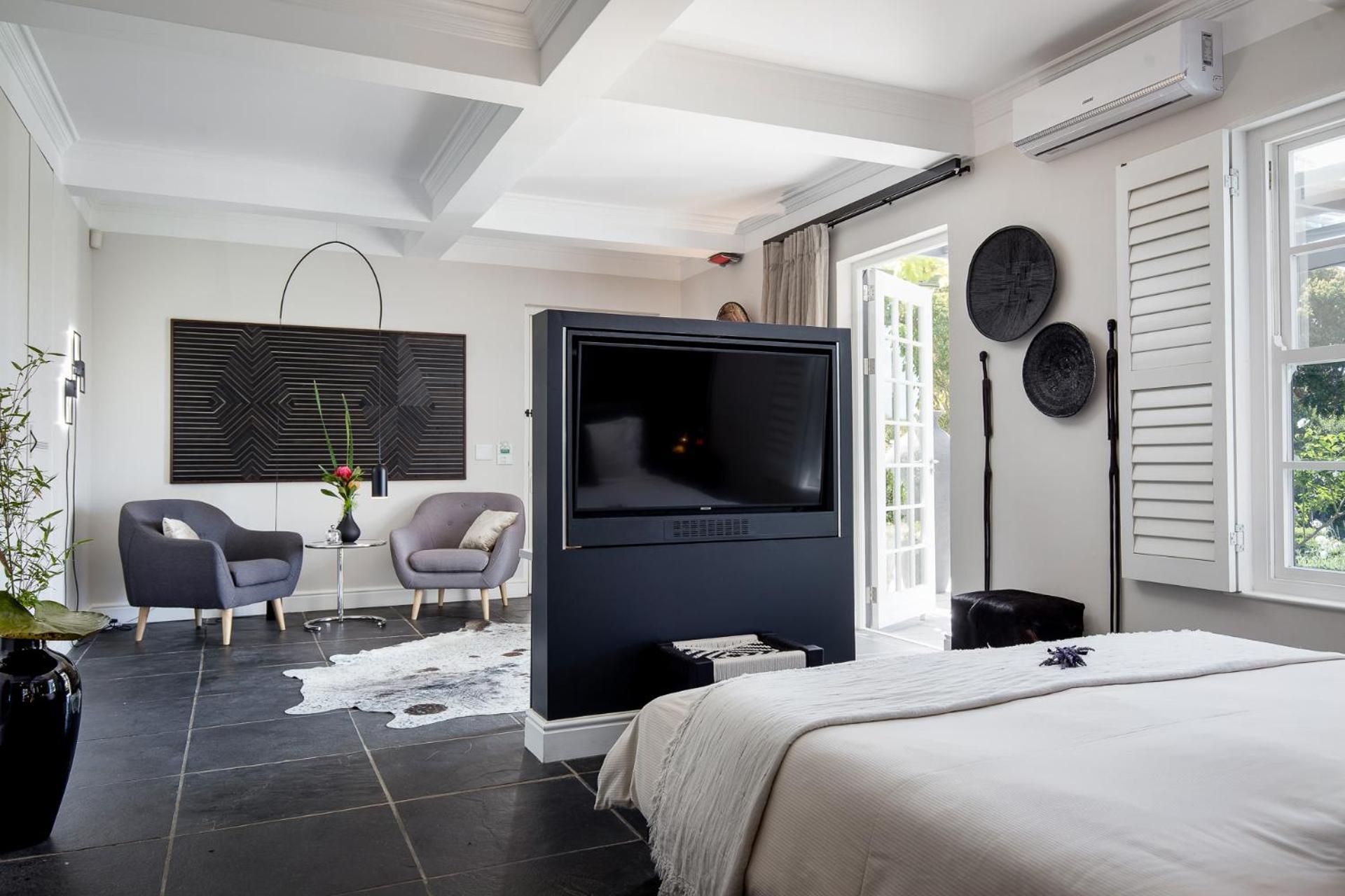 14 On Klein Constantia Guest house