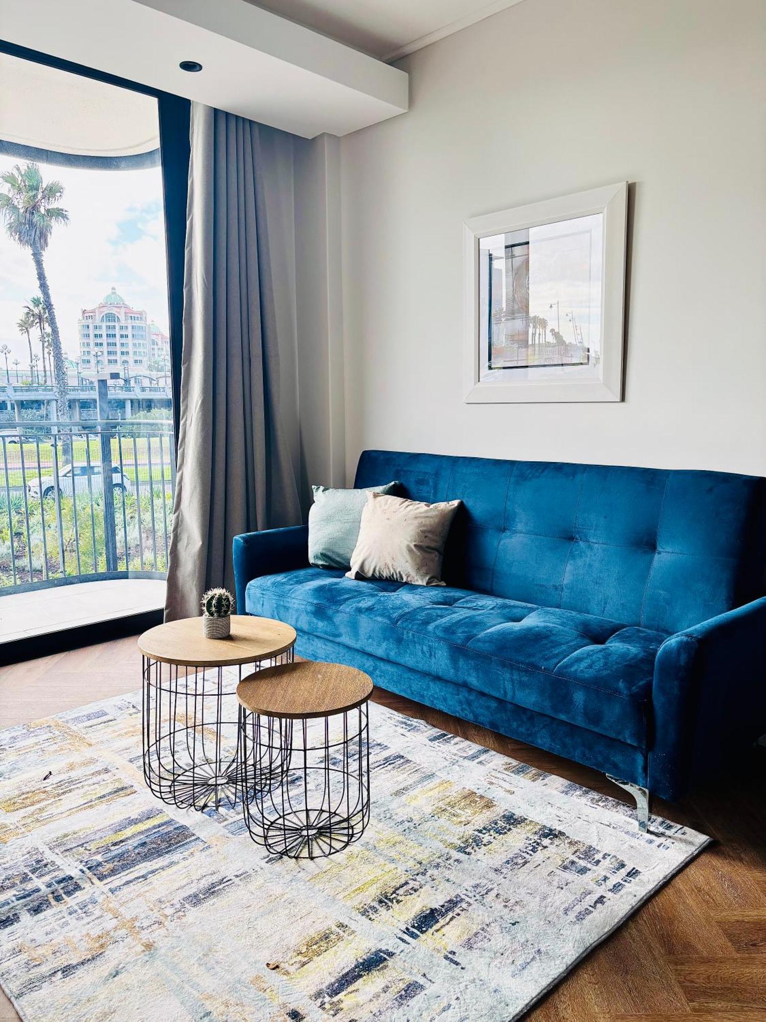 Apartment Modern Chic At On Park Century Near Canal Walk