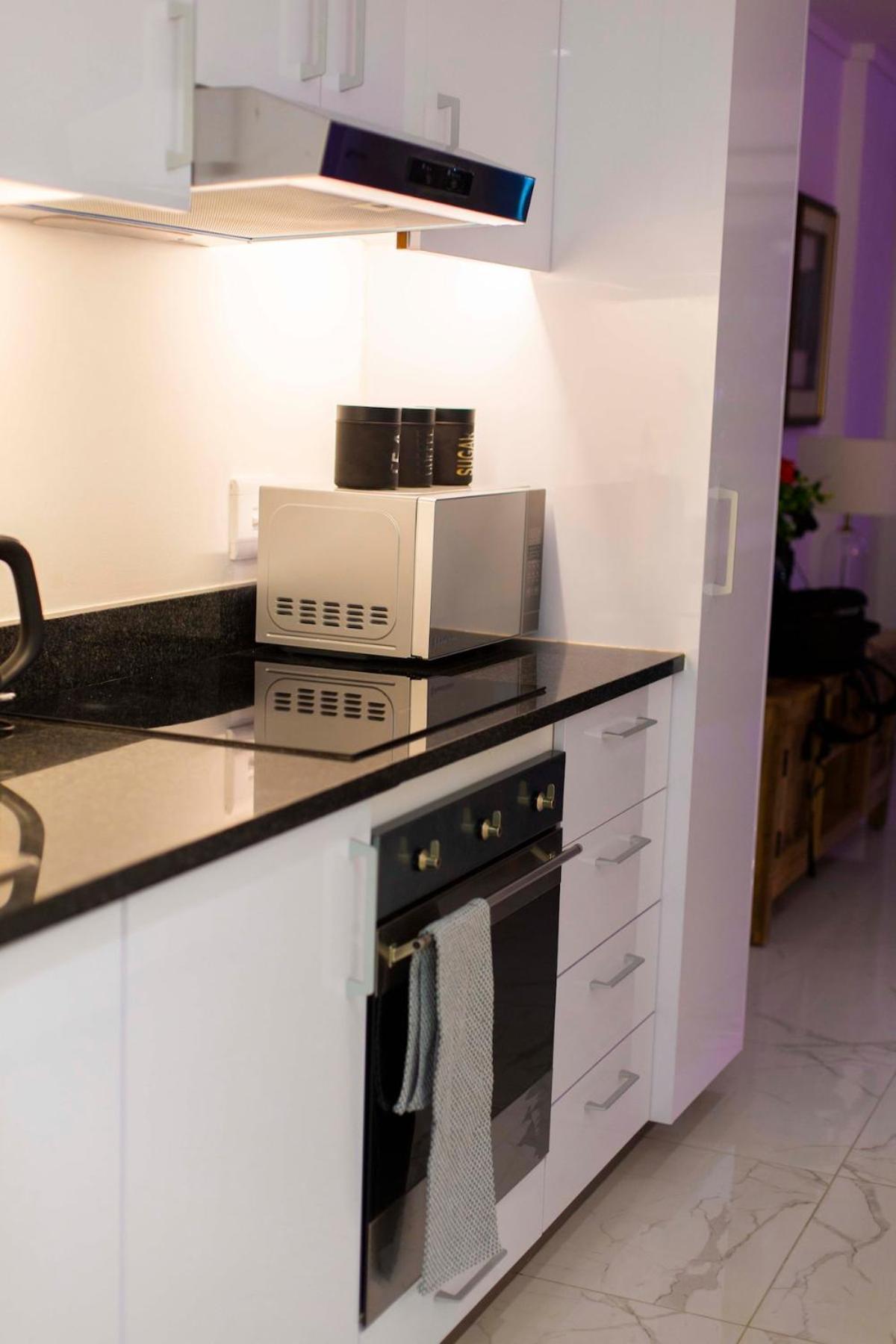 Nyathi Morden Urban Style Apartment Cape Town