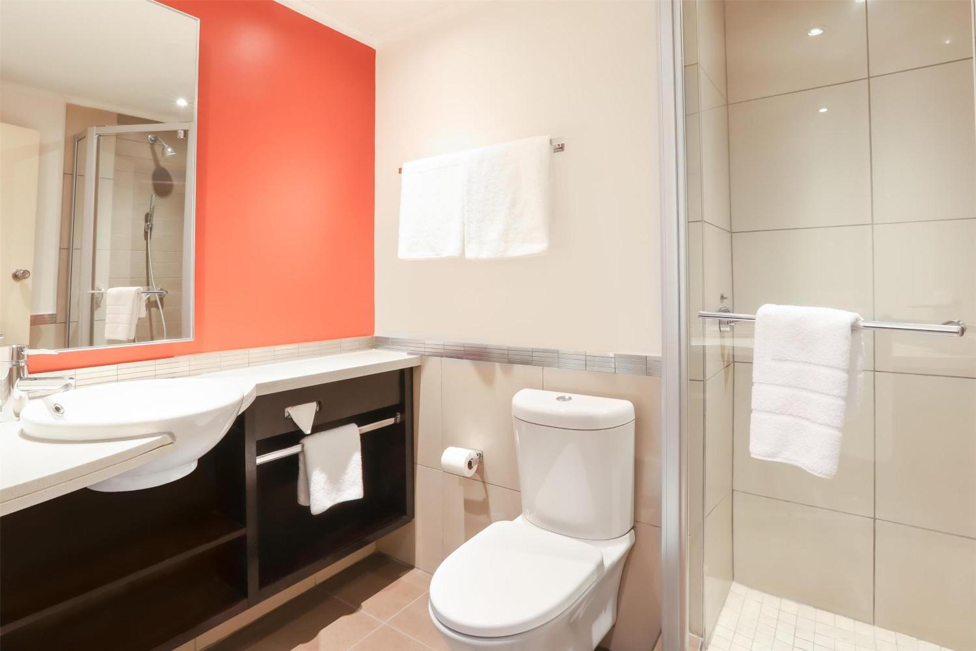 Garden Court Nelson Mandela Boulevard 3*