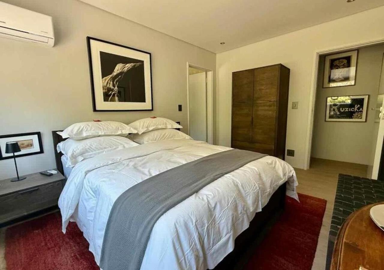 Gryphon House Camps Bay Villa