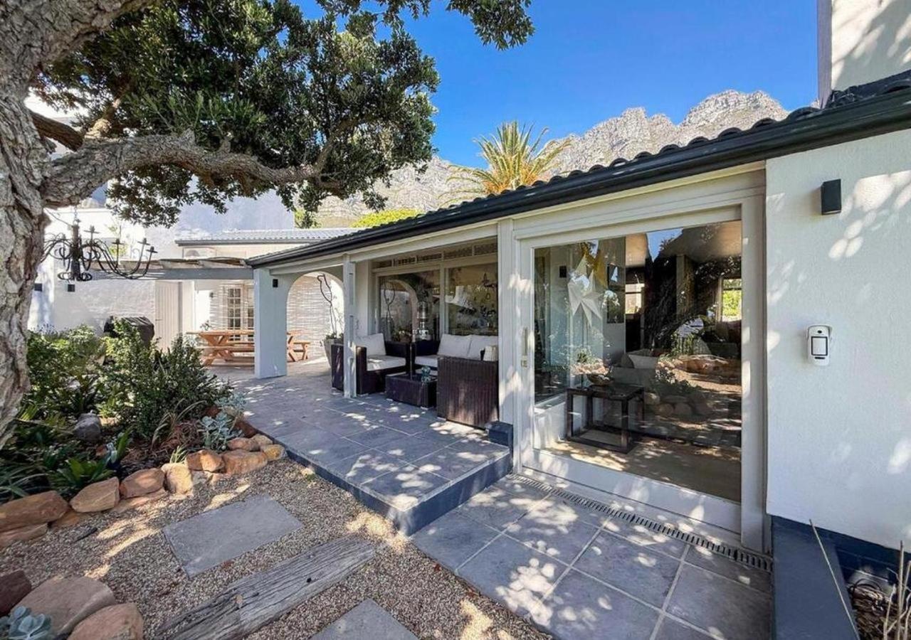 Gryphon House Camps Bay Villa *